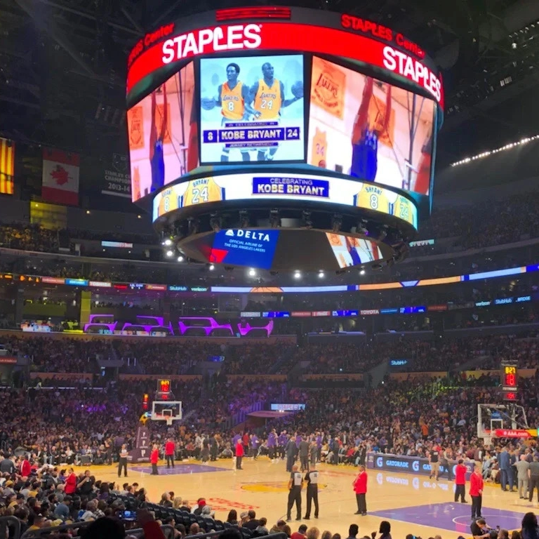 Libertar o rugido: LEDs do estádio Exibe estádios de tênis de mesa transformadores e áreas de hóquei